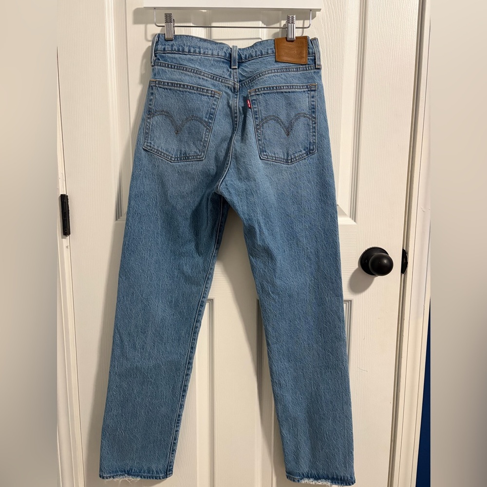 Levi’s Premium Wedgie Straight Jeans - Picture 2 of 4